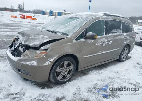 2013 Honda Odyssey Touring/Touring Elite from USA, damaged, VIN 5FNRL5H99DB024352